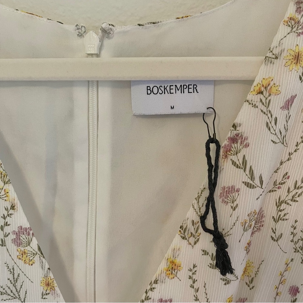 BNWT Boskemper Floral Lace Up Dress